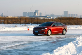 2013款蒙迪欧冰雪试驾体验