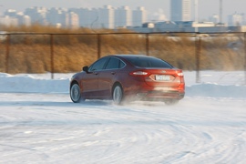 2013款蒙迪欧冰雪试驾体验