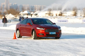 2013款蒙迪欧冰雪试驾体验