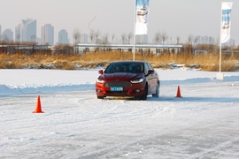 2013款蒙迪欧冰雪试驾体验