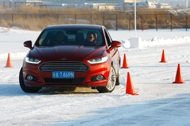 2013款蒙迪欧冰雪试驾体验