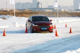 2013款蒙迪欧冰雪试驾体验