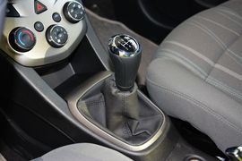 2014款雪佛兰爱唯欧三厢1.4L手动舒享版
