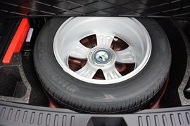 2015款奔腾X80
