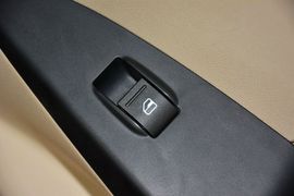 2014款奇瑞艾瑞泽7