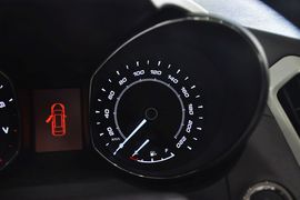 2014款奇瑞艾瑞泽7