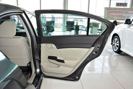 2014款本田思域1.8L自动舒适版