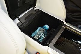 2015款路虎揽胜极光2.0T耀慕创世限量版到店实拍