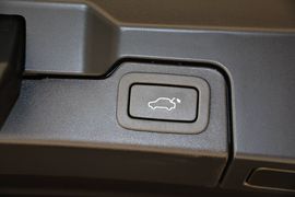 2015款路虎揽胜极光2.0T耀慕创世限量版