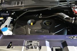 2015款路虎揽胜极光2.0T耀慕创世限量版