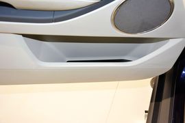 2015款路虎揽胜极光2.0T耀慕创世限量版