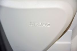 2015款路虎揽胜极光2.0T耀慕创世限量版