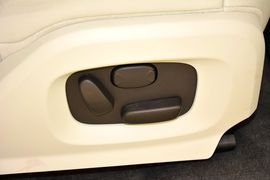 2015款路虎揽胜极光2.0T耀慕创世限量版