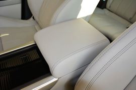 2015款路虎揽胜极光2.0T耀慕创世限量版