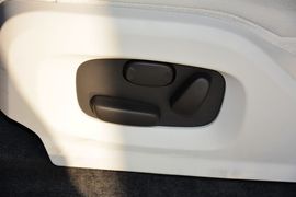 2015款路虎揽胜极光2.0T耀慕创世限量版