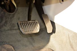 2015款路虎揽胜极光2.0T耀慕创世限量版