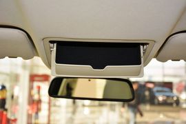 2015款路虎揽胜极光2.0T耀慕创世限量版