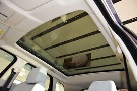 2015款路虎揽胜极光2.0T耀慕创世限量版