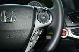 2015款本田缤智1.8L