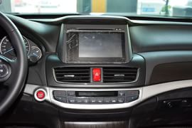 2015款本田缤智1.8L