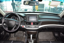 2015款本田缤智1.8L