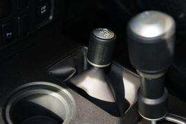 2013款丰田FJ酷路泽4.0L