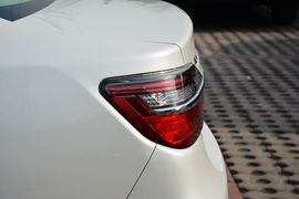 2015款丰田凯美瑞2.0G领先版