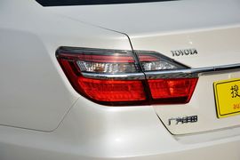 2015款丰田凯美瑞2.0G领先版