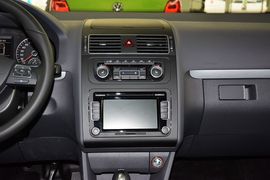 2015款大众途安1.4T自动豪华版5座