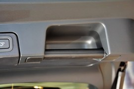 2015款路虎揽胜极光2.0T倾橙限量版