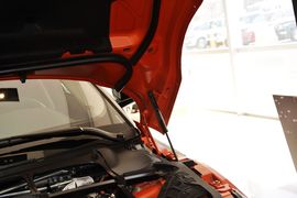 2015款路虎揽胜极光2.0T倾橙限量版