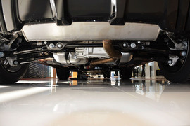 2015款路虎揽胜极光2.0T倾橙限量版