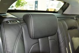 2015款路虎揽胜极光2.0T倾橙限量版