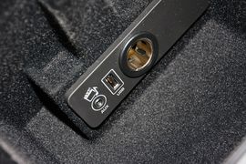 2015款路虎揽胜极光2.0T倾橙限量版