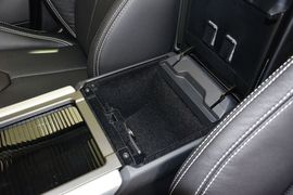 2015款路虎揽胜极光2.0T倾橙限量版