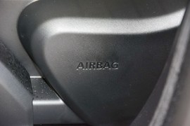 2015款路虎揽胜极光2.0T倾橙限量版