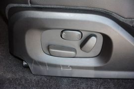 2015款路虎揽胜极光2.0T倾橙限量版