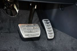 2015款路虎揽胜极光2.0T倾橙限量版