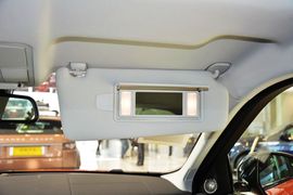 2015款路虎揽胜极光2.0T倾橙限量版