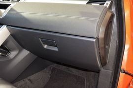 2015款路虎揽胜极光2.0T倾橙限量版