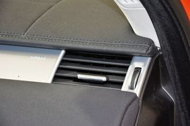 2015款路虎揽胜极光2.0T倾橙限量版