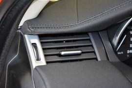 2015款路虎揽胜极光2.0T倾橙限量版