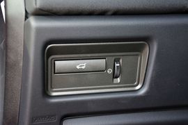 2015款路虎揽胜极光2.0T倾橙限量版