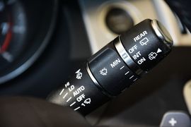 2015款路虎揽胜极光2.0T倾橙限量版