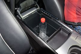 2013款丰田威飒2.7L两驱豪华版