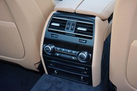 2014款宝马730Li臻享型