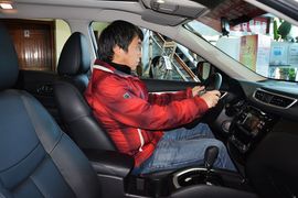 2014款日产奇骏2.0L