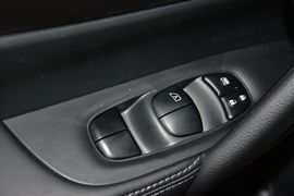 2014款日产奇骏2.0L