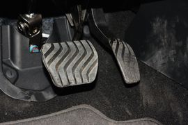 2014款日产奇骏2.0L