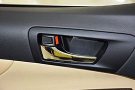 2015款丰田凯美瑞2.5G豪华导航版